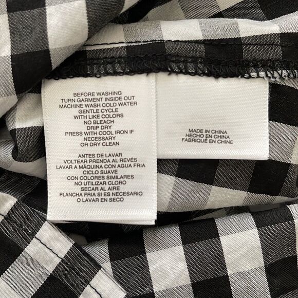 Anne Klein Button down shirt. Size Small - Picture 5 of 6